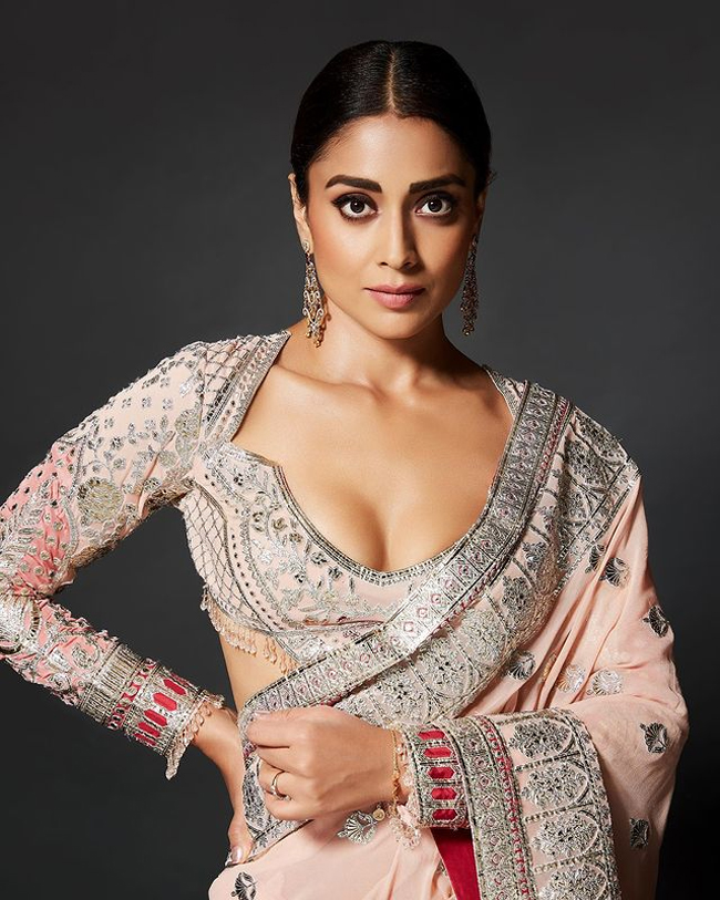 Shriya Saran Pulls Of The Vintage Fashion